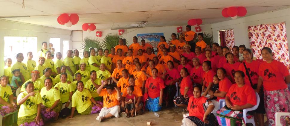 Utwe women's organisation wearing a t-shirt produced for the campaign "Maternity leave for all women"© Utwe women's organisation, Kosrae